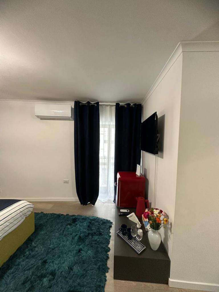 Bella Chiaia Apartment *