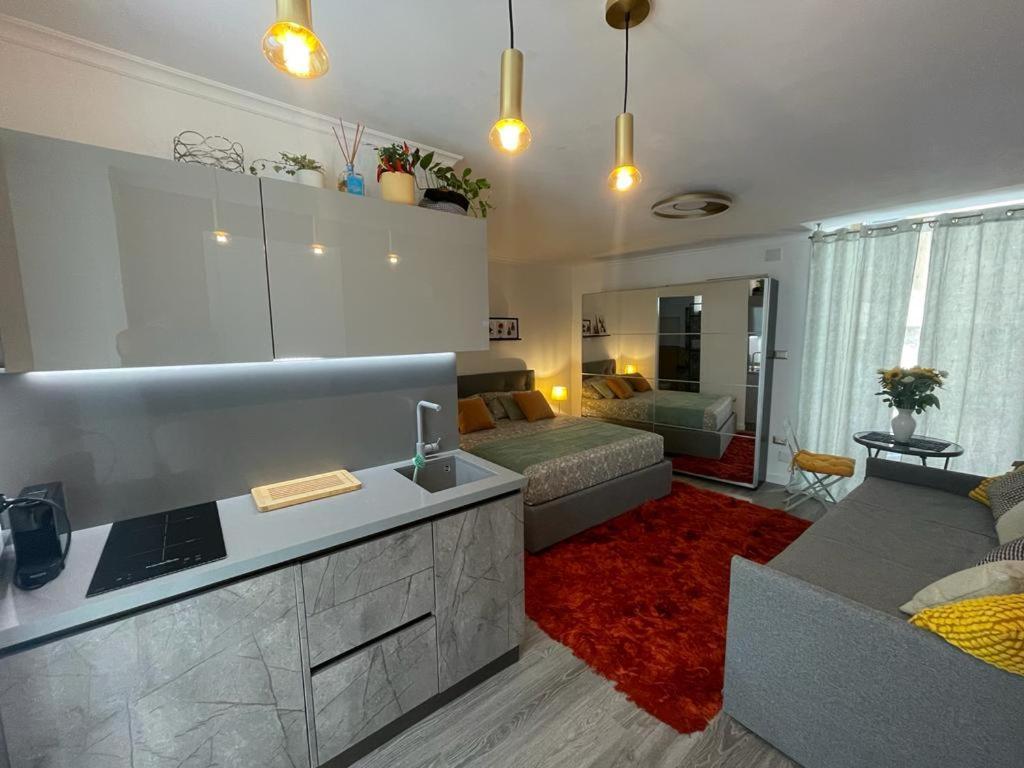 Bella Chiaia Apartment *